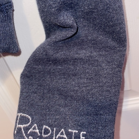 Hollister cute too💕 - Picture 3 of 4